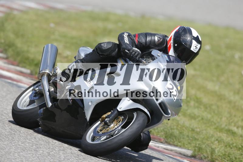 Archiv-2025/09 22.04.2025 Cornu Master School ADR/rot-rouge/22